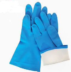 Gants résistants à l'huile de 320 mm de longueur minimale conçus avec des boutons texturés pour offrir une meilleure adhérence et une meilleure protection contre l'huile
