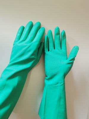 Le produit chimique de pesticides de gants de nitriles de résistance d'huile s'est assemblé rayant les gants en caoutchouc pour l'acide