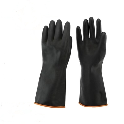 Le troupeau en caoutchouc industriel noir de épaississement des gants 35Cm Unflocked a rayé les gants en caoutchouc