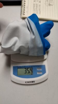 Les boutons des doigts texturés Gants en nitrile bleu Ambidextre et résistant à certains produits chimiques Parfait pour les usages médicaux et industriels