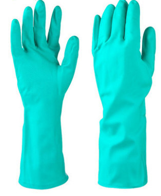 Gants en nitrile vert Industrial Works avec surface texturée pour une meilleure adhérence dans les environnements industriels et de laboratoire
